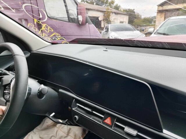 Киа Niro 2023 в Одессе на Automoto.ua Красный Киа Niro, объемом двигателя 1.6 л и пробегом 170 тыс. км за 345 $, фото 15 на Automoto.ua