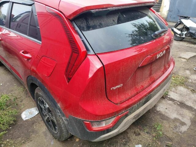 Киа Niro 2023 в Одессе на Automoto.ua Красный Киа Niro, объемом двигателя 1.6 л и пробегом 170 тыс. км за 345 $, фото 6 на Automoto.ua