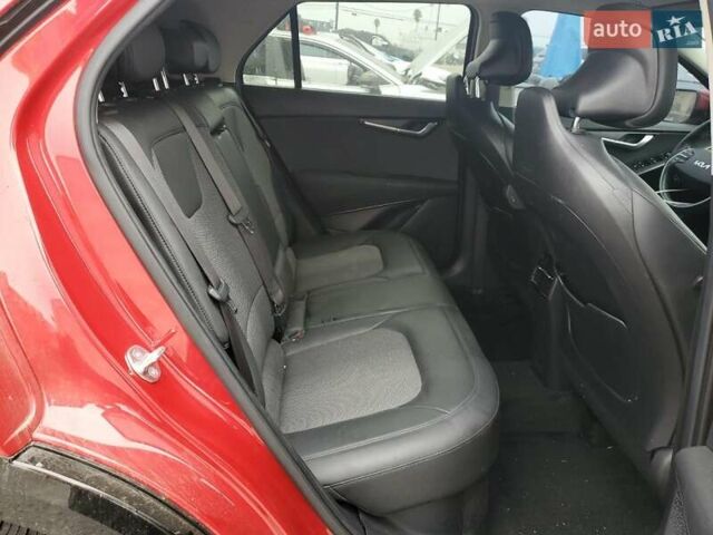 Красный Киа Niro, объемом двигателя 1.58 л и пробегом 76 тыс. км за 9000 $, фото 10 на Automoto.ua