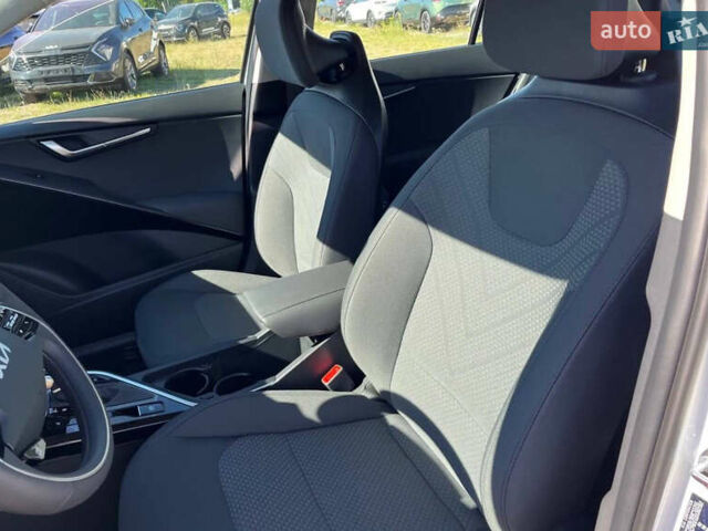 Червоний Кіа Niro, об'ємом двигуна 1.58 л та пробігом 42 тис. км за 22000 $, фото 8 на Automoto.ua
