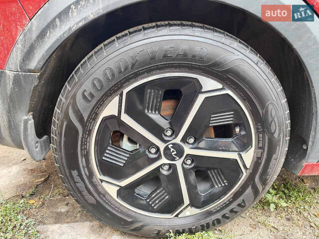 Красный Киа Niro, объемом двигателя 1.58 л и пробегом 172 тыс. км за 12700 $, фото 21 на Automoto.ua