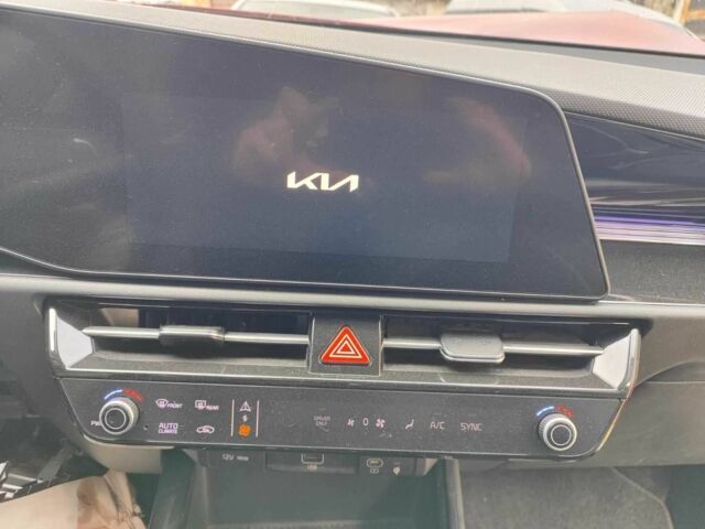 Киа Niro 2023 в Одессе на Automoto.ua Красный Киа Niro, объемом двигателя 1.6 л и пробегом 170 тыс. км за 345 $, фото 14 на Automoto.ua