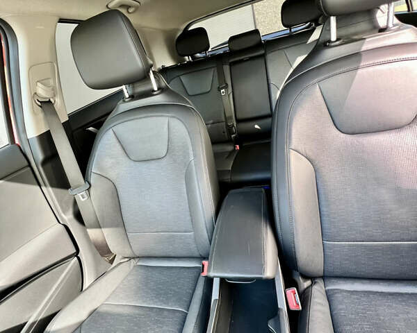 Красный Киа Niro, объемом двигателя 0 л и пробегом 34 тыс. км за 26400 $, фото 20 на Automoto.ua