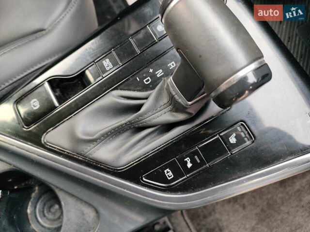 Червоний Кіа Niro, об'ємом двигуна 1.58 л та пробігом 107 тис. км за 13900 $, фото 12 на Automoto.ua