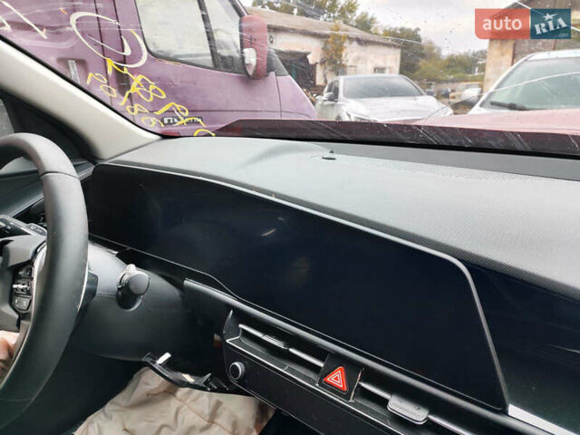 Червоний Кіа Niro, об'ємом двигуна 1.58 л та пробігом 107 тис. км за 13900 $, фото 14 на Automoto.ua