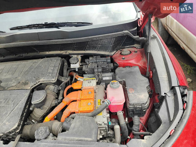 Красный Киа Niro, объемом двигателя 1.58 л и пробегом 172 тыс. км за 12700 $, фото 18 на Automoto.ua