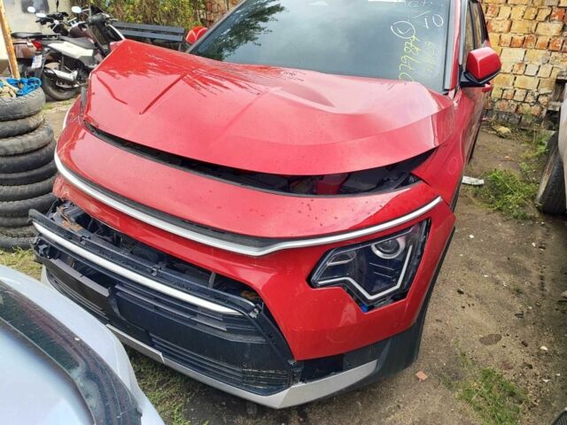 Киа Niro 2023 в Одессе на Automoto.ua Красный Киа Niro, объемом двигателя 1.6 л и пробегом 170 тыс. км за 345 $, фото 2 на Automoto.ua