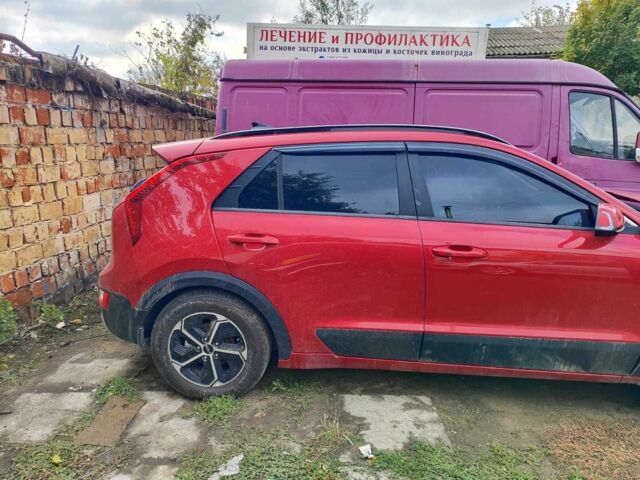 Киа Niro 2023 в Одессе на Automoto.ua Красный Киа Niro, объемом двигателя 1.6 л и пробегом 170 тыс. км за 345 $, фото 1 на Automoto.ua