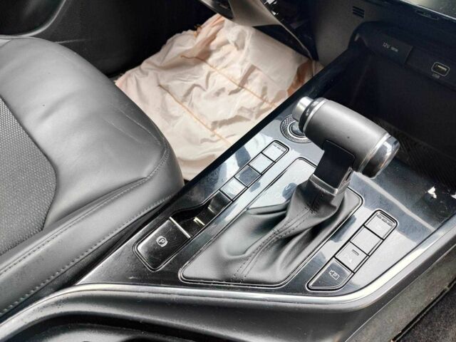 Киа Niro 2023 в Одессе на Automoto.ua Красный Киа Niro, объемом двигателя 1.6 л и пробегом 170 тыс. км за 345 $, фото 18 на Automoto.ua