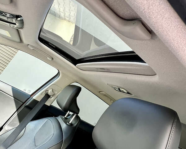Красный Киа Niro, объемом двигателя 0 л и пробегом 34 тыс. км за 26400 $, фото 19 на Automoto.ua
