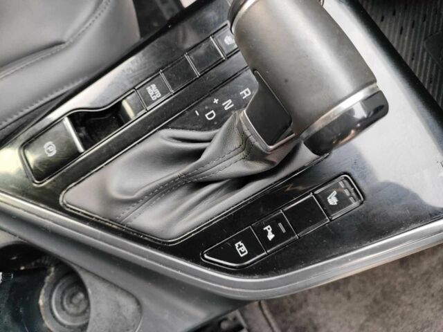 Киа Niro 2023 в Одессе на Automoto.ua Красный Киа Niro, объемом двигателя 1.6 л и пробегом 170 тыс. км за 345 $, фото 16 на Automoto.ua