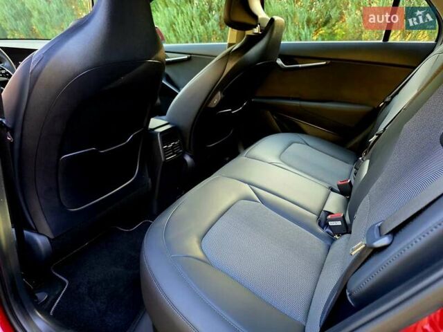 Красный Киа Niro, объемом двигателя 0 л и пробегом 19 тыс. км за 27900 $, фото 15 на Automoto.ua