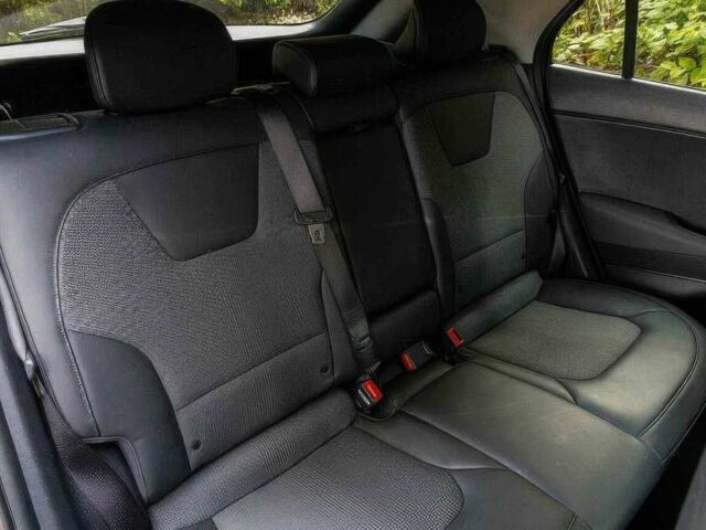 Красный Киа Niro, объемом двигателя 0 л и пробегом 27 тыс. км за 19000 $, фото 10 на Automoto.ua