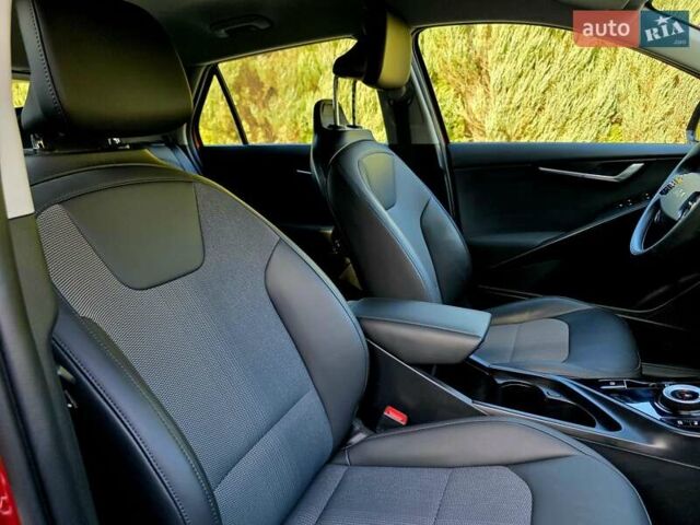 Красный Киа Niro, объемом двигателя 0 л и пробегом 19 тыс. км за 27900 $, фото 22 на Automoto.ua