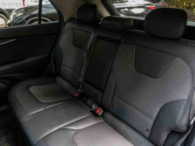 Красный Киа Niro, объемом двигателя 0 л и пробегом 27 тыс. км за 19000 $, фото 9 на Automoto.ua