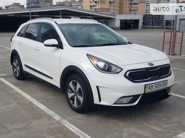 Кіа Niro, об'ємом двигуна 1.59 л та пробігом 72 тис. км за 17700 $, фото 2 на Automoto.ua