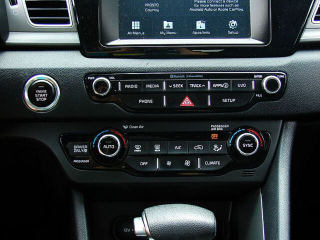 Кіа Niro, об'ємом двигуна 1.6 л та пробігом 136 тис. км за 16500 $, фото 12 на Automoto.ua