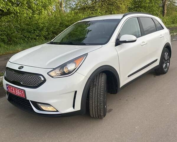 Кіа Niro, об'ємом двигуна 1.58 л та пробігом 71 тис. км за 16700 $, фото 1 на Automoto.ua