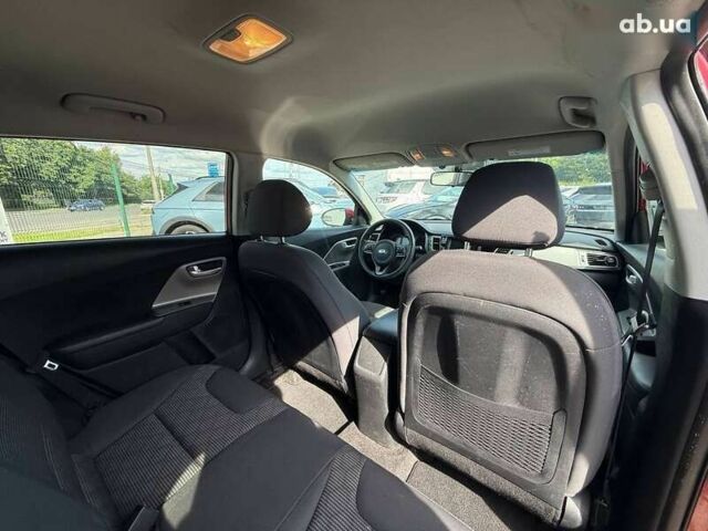 Киа Niro, объемом двигателя 0 л и пробегом 174 тыс. км за 10100 $, фото 10 на Automoto.ua