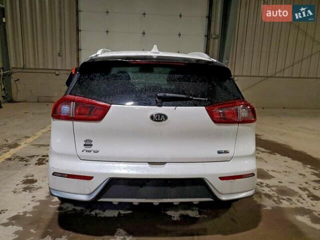 Киа Niro, объемом двигателя 1.58 л и пробегом 155 тыс. км за 2100 $, фото 5 на Automoto.ua