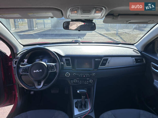Киа Niro, объемом двигателя 1.58 л и пробегом 81 тыс. км за 15000 $, фото 14 на Automoto.ua