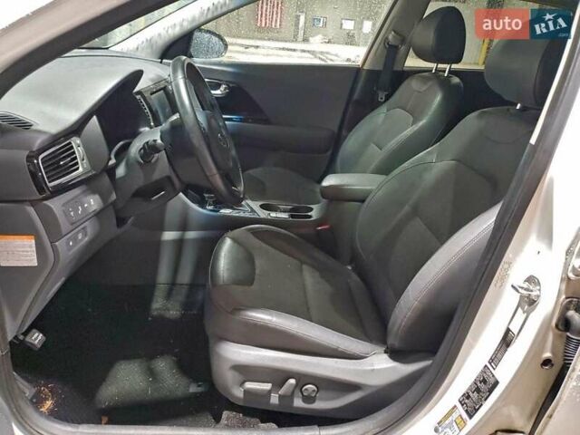 Киа Niro, объемом двигателя 1.58 л и пробегом 155 тыс. км за 2100 $, фото 6 на Automoto.ua