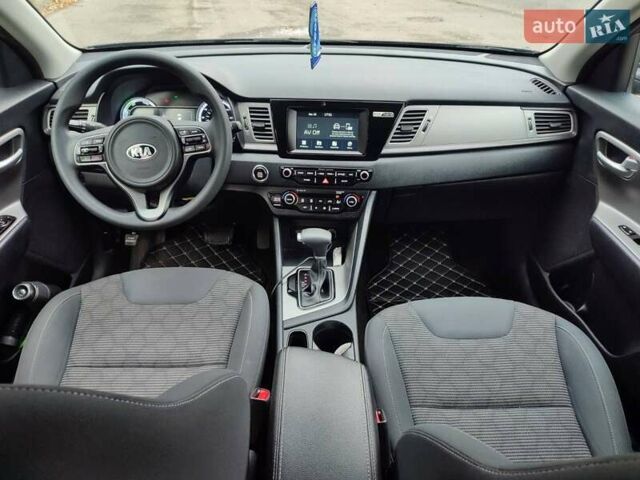 Киа Niro, объемом двигателя 1.58 л и пробегом 58 тыс. км за 12800 $, фото 6 на Automoto.ua