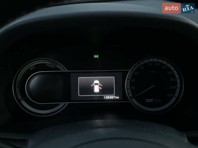 Кіа Niro, об'ємом двигуна 1.58 л та пробігом 135 тис. км за 17000 $, фото 17 на Automoto.ua