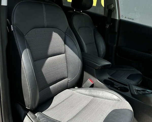Киа Niro, объемом двигателя 0 л и пробегом 168 тыс. км за 13800 $, фото 13 на Automoto.ua