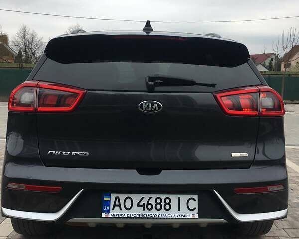 Кіа Niro, об'ємом двигуна 1.58 л та пробігом 171 тис. км за 17800 $, фото 18 на Automoto.ua