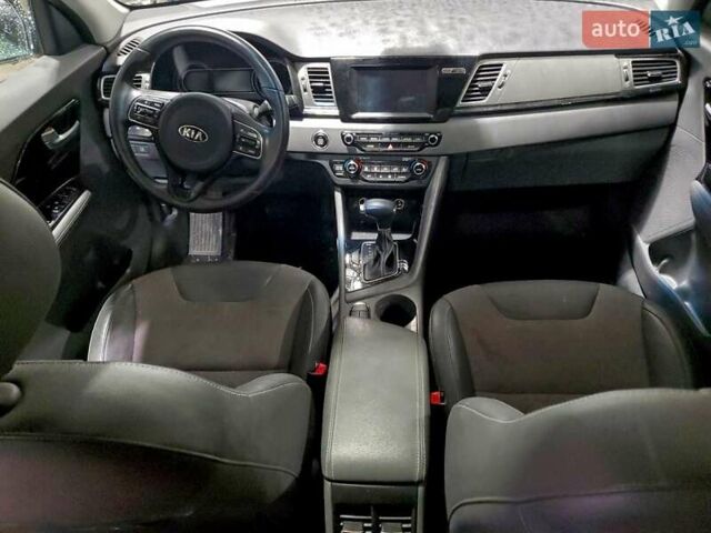 Киа Niro, объемом двигателя 1.58 л и пробегом 155 тыс. км за 2100 $, фото 7 на Automoto.ua