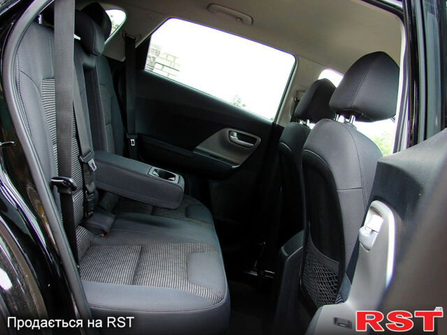 Кіа Niro, об'ємом двигуна 1.6 л та пробігом 136 тис. км за 16500 $, фото 10 на Automoto.ua