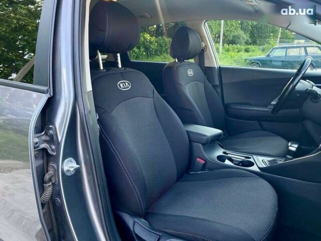 Кіа Niro, об'ємом двигуна 0 л та пробігом 139 тис. км за 15990 $, фото 23 на Automoto.ua