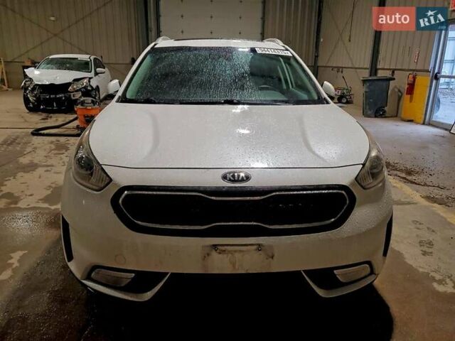 Киа Niro, объемом двигателя 1.58 л и пробегом 155 тыс. км за 2100 $, фото 4 на Automoto.ua