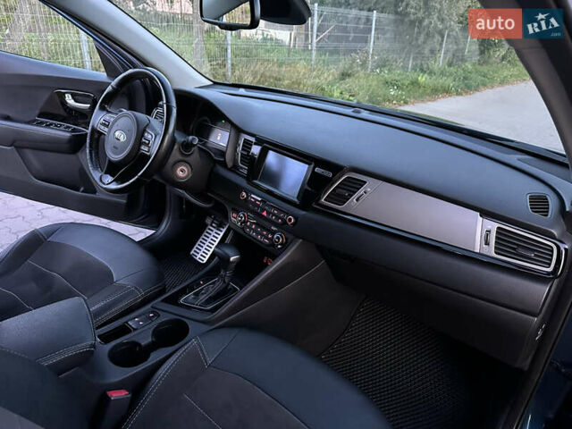Кіа Niro, об'ємом двигуна 1.58 л та пробігом 135 тис. км за 17000 $, фото 14 на Automoto.ua