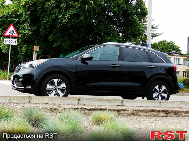 Киа Niro, объемом двигателя 1.6 л и пробегом 136 тыс. км за 16500 $, фото 2 на Automoto.ua