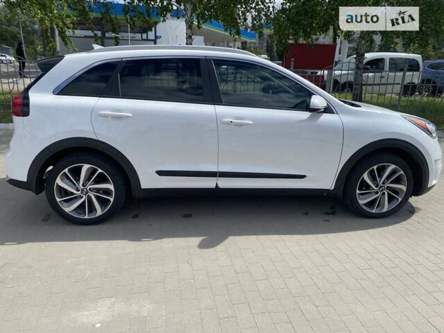 Кіа Niro, об'ємом двигуна 1.58 л та пробігом 224 тис. км за 14700 $, фото 3 на Automoto.ua