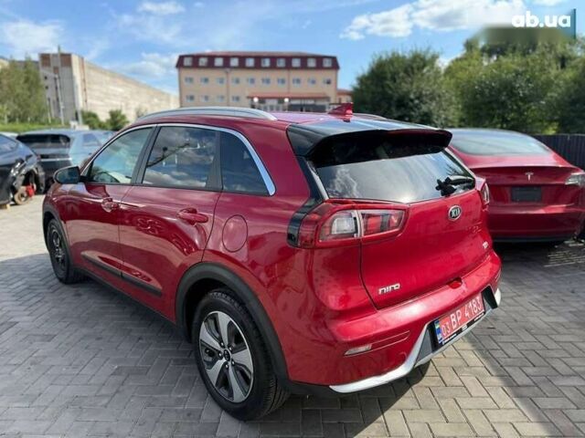 Киа Niro, объемом двигателя 0 л и пробегом 174 тыс. км за 10100 $, фото 2 на Automoto.ua