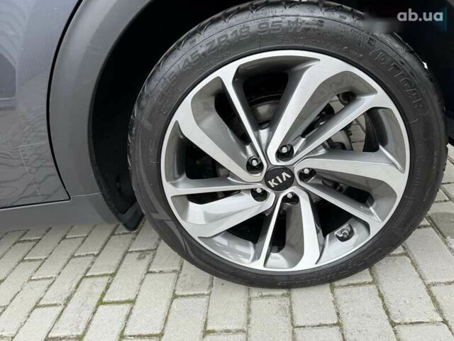 Киа Niro, объемом двигателя 0 л и пробегом 111 тыс. км за 18500 $, фото 23 на Automoto.ua