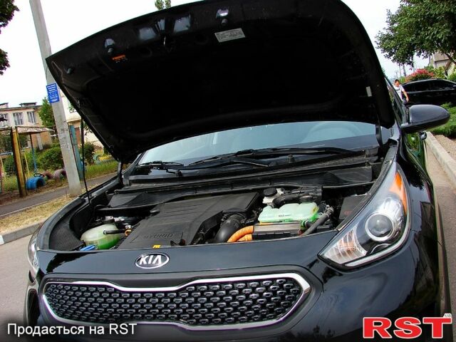 Киа Niro, объемом двигателя 1.6 л и пробегом 136 тыс. км за 16500 $, фото 9 на Automoto.ua