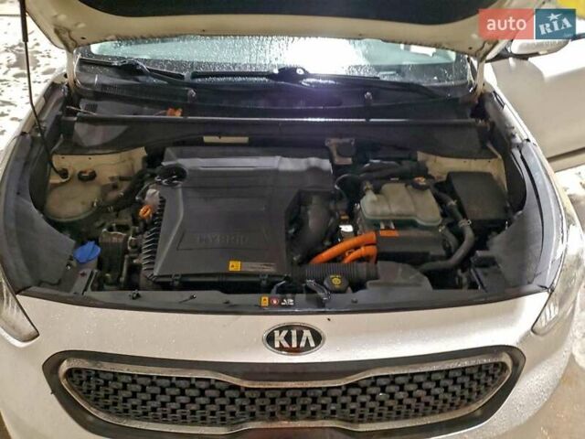 Киа Niro, объемом двигателя 1.58 л и пробегом 155 тыс. км за 2100 $, фото 11 на Automoto.ua