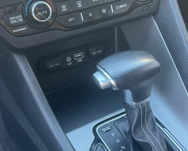 Кіа Niro 2017 у Миколаєві на Automoto.ua Кіа Niro, об'ємом двигуна 1.6 л та пробігом 164 тис. км за 15000 $, фото 12 на Automoto.ua