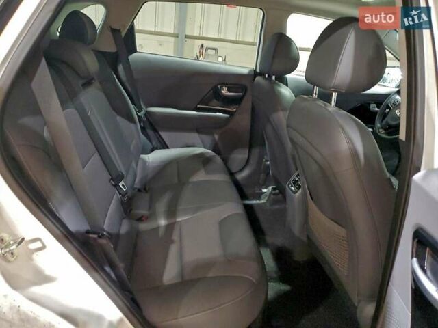 Киа Niro, объемом двигателя 1.58 л и пробегом 155 тыс. км за 2100 $, фото 10 на Automoto.ua