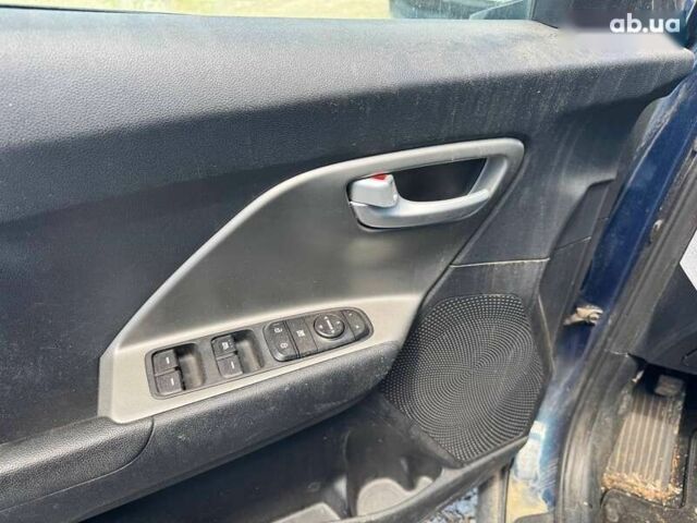 Киа Niro, объемом двигателя 0 л и пробегом 130 тыс. км за 9700 $, фото 7 на Automoto.ua