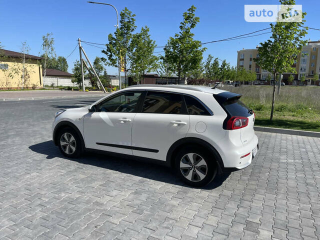 Киа Niro, объемом двигателя 1.58 л и пробегом 129 тыс. км за 17300 $, фото 6 на Automoto.ua