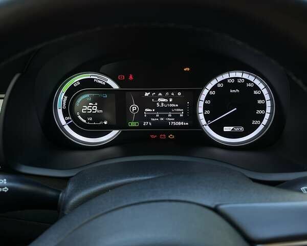 Кіа Niro, об'ємом двигуна 1.58 л та пробігом 180 тис. км за 16000 $, фото 16 на Automoto.ua