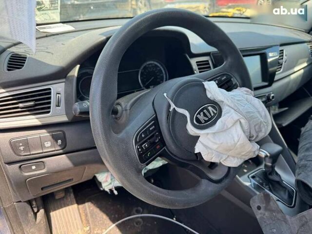 Киа Niro, объемом двигателя 0 л и пробегом 130 тыс. км за 9700 $, фото 8 на Automoto.ua