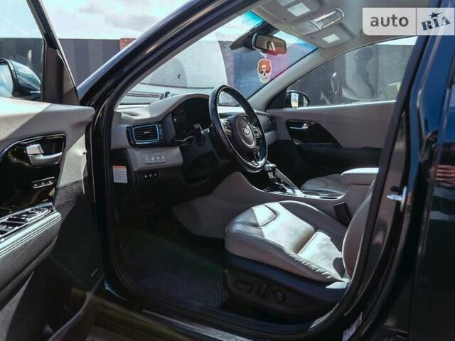 Кіа Niro, об'ємом двигуна 1.58 л та пробігом 125 тис. км за 23900 $, фото 13 на Automoto.ua