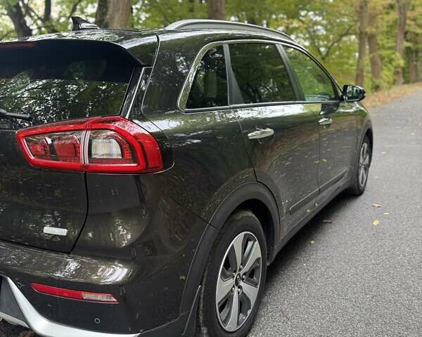 Киа Niro, объемом двигателя 1.58 л и пробегом 176 тыс. км за 17200 $, фото 5 на Automoto.ua