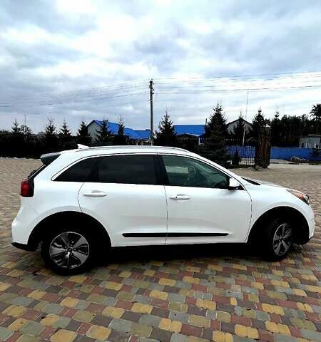 Кіа Niro, об'ємом двигуна 1.59 л та пробігом 73 тис. км за 19000 $, фото 8 на Automoto.ua